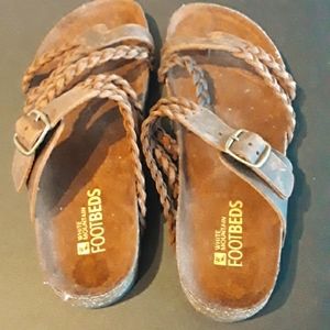 White Mountain leather sandals foot beds size 10 new